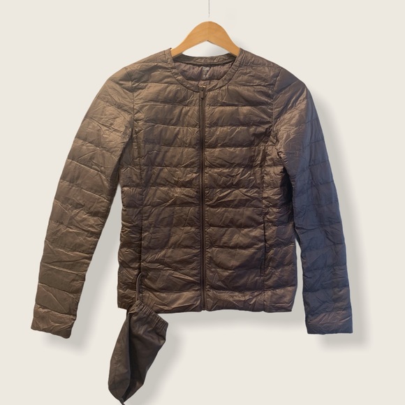 Uniqlo light down jacket - Picture 1 of 2